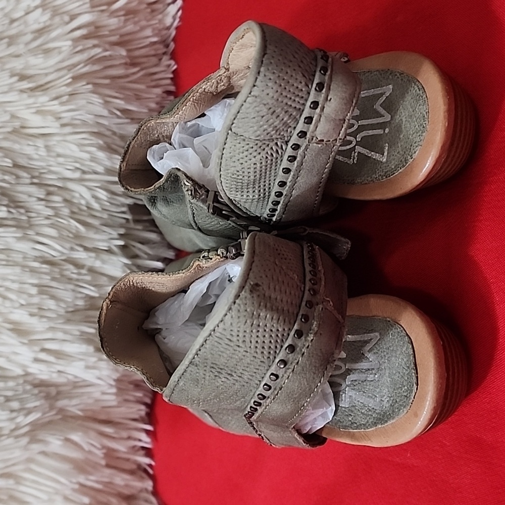 Miz Mooz Cailey Stylish Olive Green Women's Peep-Toe Shoes - Picture 5 of 12